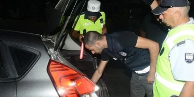 12 araç ise trafikten men edildi