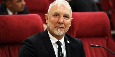 Protokole önce evet dedi, sonra eleştirdi!