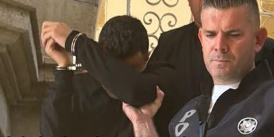 Boşanmak isteyen eşinin burnunu kırdı