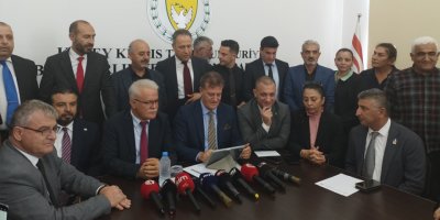 “İstifa mektubum hazır, arkadaşlar Sayın Erhürman’a teslim edecek”