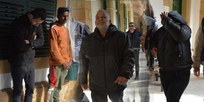 Sahte turist vizesi ile 13 Sri Lankalıyı ülkeye getirdiler