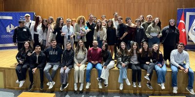 LAÜ’de Zamansız Eğlence” isimli tiyatro oyunu beğeni topladı