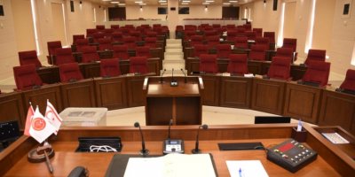 Meclis hala toplanamadı!
