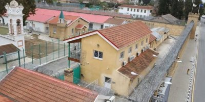 Rum Merkezi Cezaevi’nde 14 tane cep telefonu bulundu