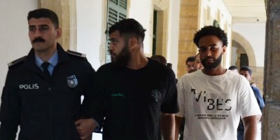 Sopalarla saldırdılar, adamın belini kırdılar!