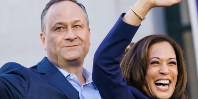 Kamala Harris'in kocasının hukuk firması Başkan Trump ile anlaşmaya vardı