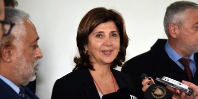 Holguin ay sonundan önce geliyor ay sonundan önce geliyor