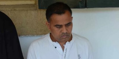 Annesine sahte evrakla oturma izni almaya çalıştı