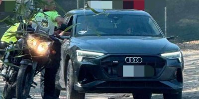 Kaçak taksicilik yaptığı belirlenen sürücü suçustü yakalandı