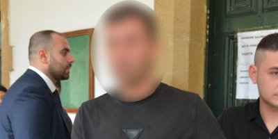 İş arkadaşının burnunu kırdı!