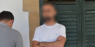 Kendisine ait olmayan evi sattı