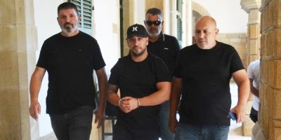 Girne'de sahte pasaportla yakalanan Zarug, Güney Kıbrıs'a teslim edildi