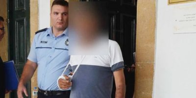 Öz yeğenini taciz etmekle itham ediliyor