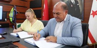 Değirmenlik-Akıncılar Belediyesi'nde üç ihale spnuçlandı, imzalar atıldı