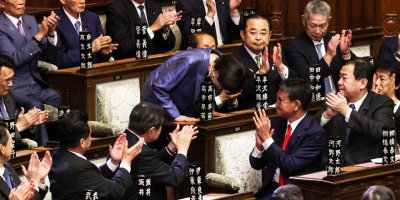 Japonya tarihinin ilk kadın başbakanı seçildi