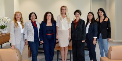 Nilden Bektaş Erhürman, İş Kadınları Derneği yönetim kurulu başkanı ve üyeleri ile görüştü