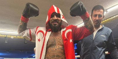 ‘Demir Yumruk’  lakaplı KKTC’li milli boksör Metin Turunç yine kazandı