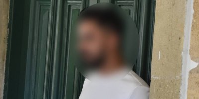 Kaldığı otel odasında uyuşturucu bulundu