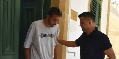 İnşaatlardan yaklaşık 8 kilo bakır kablo çaldı