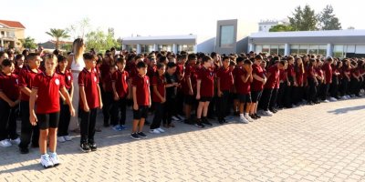 Ortaöğretim ve meslek liselerinde ilk ders zili çaldı