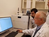 YDÜ Eczacılık Fakültesi’nde aromatik bitkilerin uçucu yağ analizlerini yapacak sistem kuruldu…