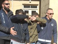 İşin içinde başkaları da var