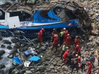 Peru'da otobüs uçuruma düştü: 48 ölü