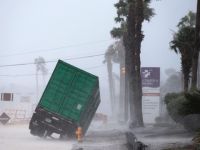 Fransa'daki "Eleanor" kasırgası...Yaklaşık 200 bin eve elektrik verilemiyor