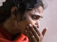 Hindistan'da bir kadın 3 gün eşi ve kızının cesediyle yaşadı