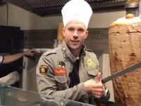 Podolski kebapçı açıyor