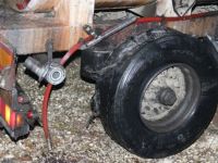 Kütahya'da tankerden yola dökülen asit kazaya neden oldu