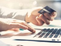 Kadınlar erkeklerden daha hesaplı alışveriş yapıyor