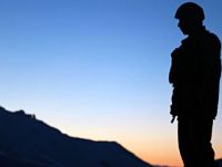 Silahı kazara ateş alan asker şehit oldu