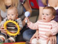 Yeni annelere tavsiye: Doğum sonrası depresyondan hızla kurtulmak için şarkı söyleyin