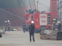 Tuzla'da tersanede gemi yangını
