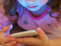 Apple'a uyarı: Çocuklarda telefon bağımlılığına çare bulun