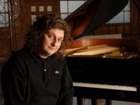 Piyanist Tuluyhan Uğurlu, “Güneş Ülke Anadolu” isimli piyano resitali verdi