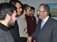 Bartın'da rektörden öğrencilerin kestane davetine icabet