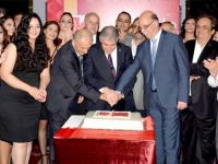 Limasol Bankasının yöneticileri ve çalışanları yeni yıl yemeğinde bir araya gelerek bol bol stres atıp keyifli bir kutlama gerçekleştirdi