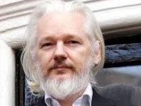 Ekvador, Assange'a vatandaşlık verdi