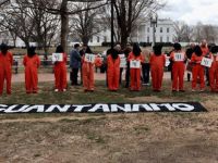 Beyaz Saray önünde Guantanamo protestosu