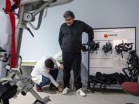 Felçli hastalara robotik yürüme cihazı