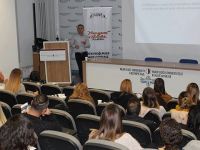 Yorgun Anneler Kulübü ve Blogger Kıbrıs Anneleri YDÜ Hastanesi doktor ve hemşireleri ile anneliğe hazırlanıyor!