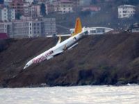 Yolcu uçağı pistten çıktı!