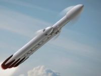 SpaceX Falcon Heavy'yi test edecek