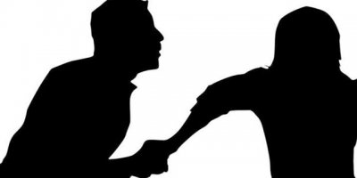 Tartıştığı eşinin boğazını falçatayla kesti