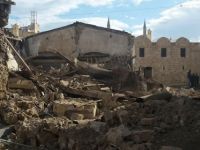 Lefkoşa’da bina çöktü…