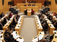 Rum Meclisi’nde darbe ve Barış Harekatı’nın kınanması için özel oturum düzenlendi