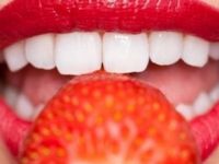 Kömürle diş beyazlatma yöntemi zararlı mı?