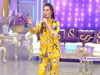 Ebru Yaşar, Seda Sayan'ın Programında Giydiği Kıyafetle Alay Konusu Oldu